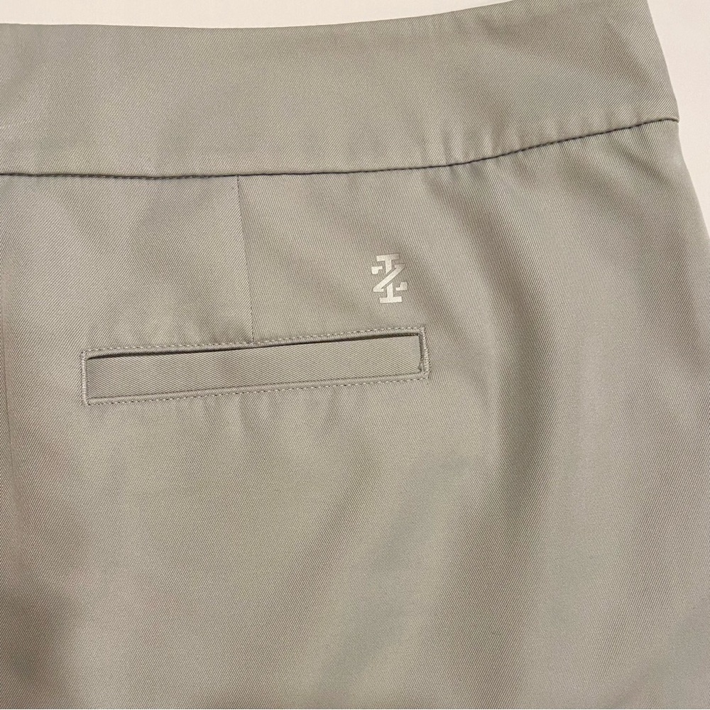 Izod 18” Golf Skort in Light Gray 16 - Picture 5 of 7
